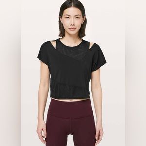 Lululemon inhibitions black cropped tee